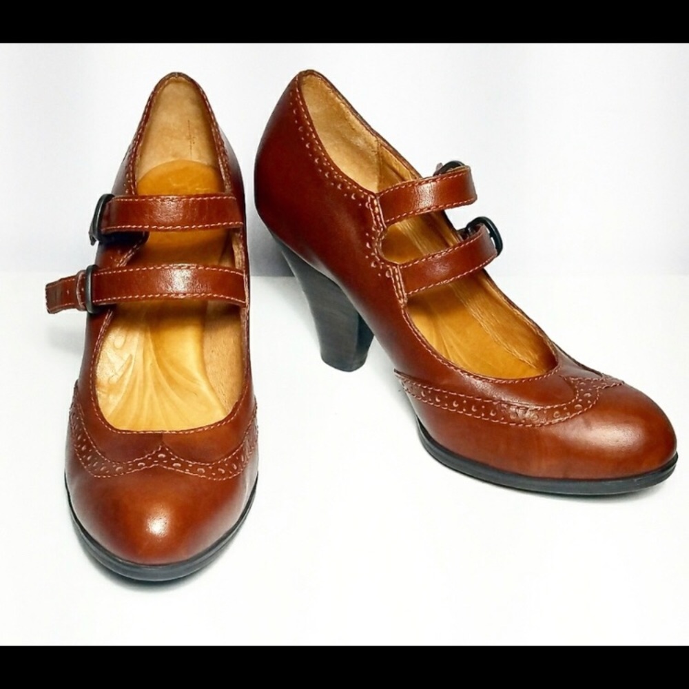 Born Leather Maryjane Heels Excellent Condition